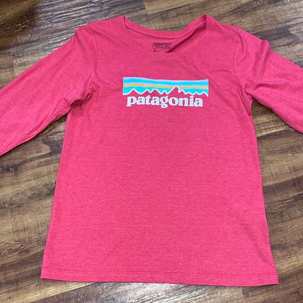 Patagonia Long Sleeve Pink Tee size XL 14